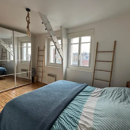 Spacious Close To The 아파트 트로우빌쉬메르